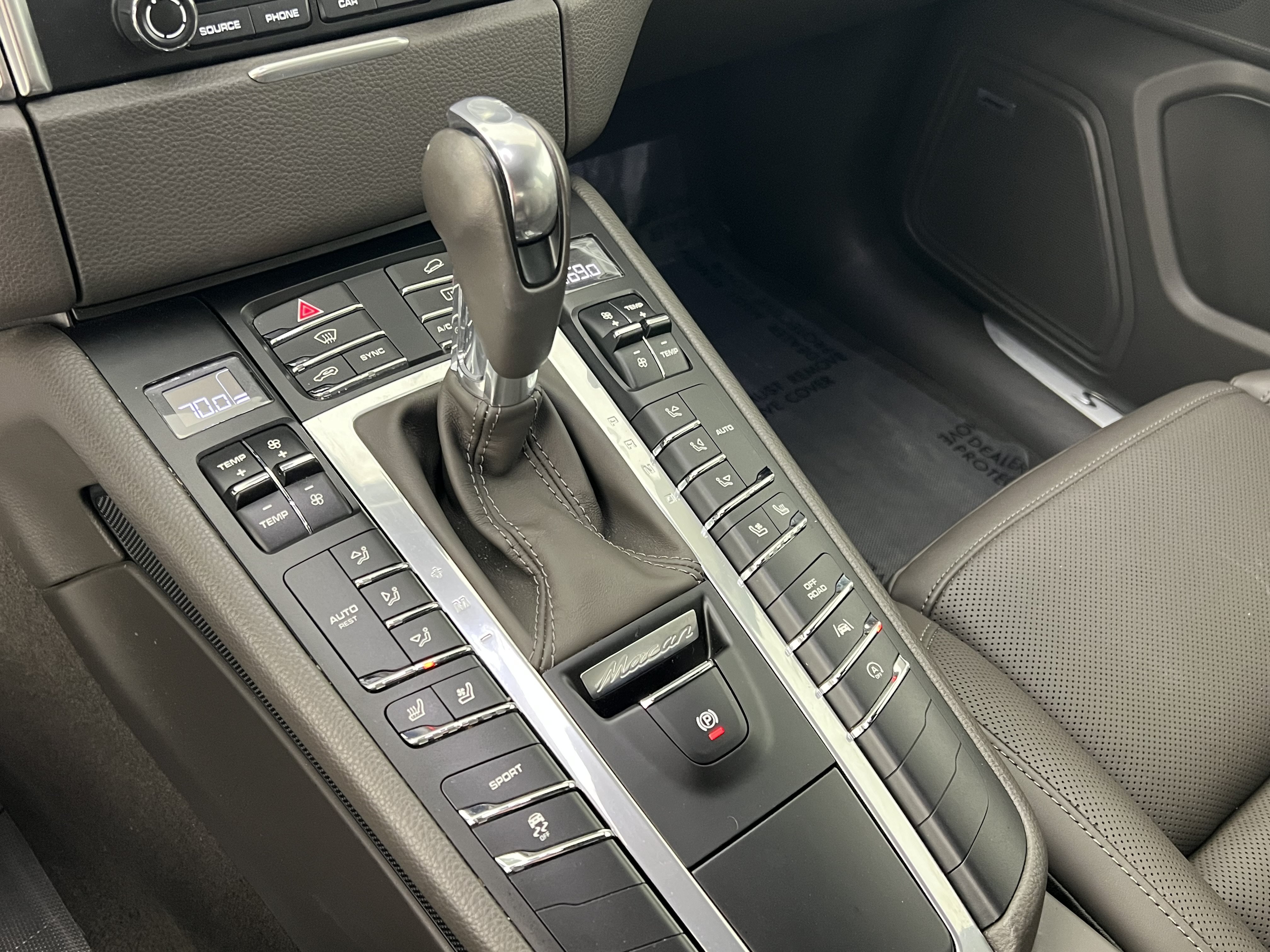 Used 2018 Porsche Macan S AWD/4WD image 30