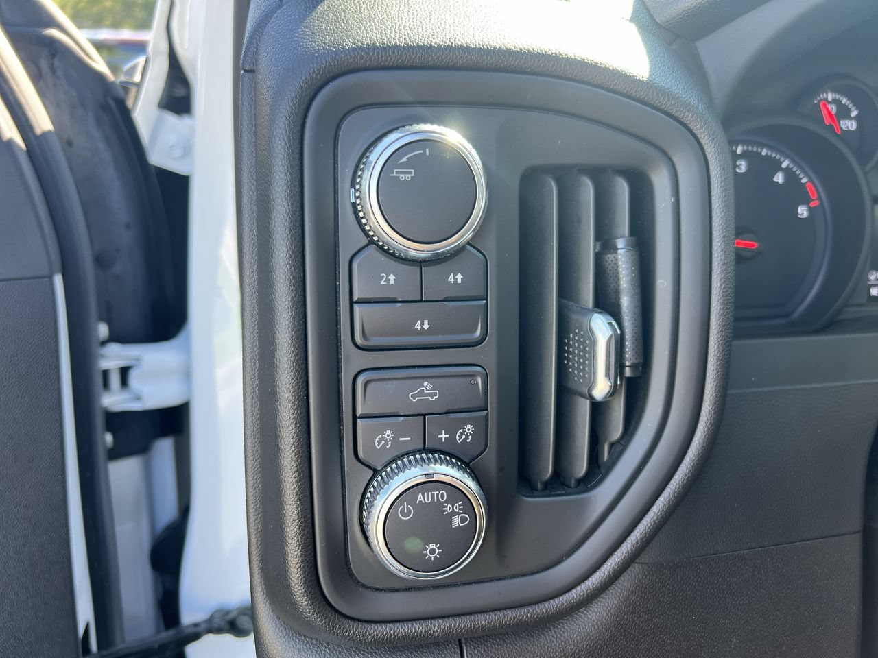 Used 2025 GMC Sierra 2500 Pro AWD/4WD image 29