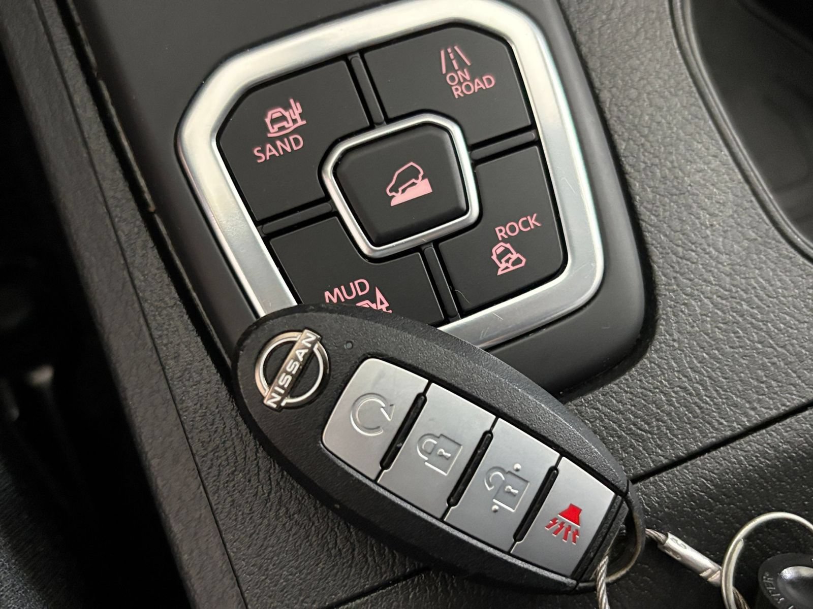 Used 2026 Nissan Frontier PRO-4X AWD/4WD image 20