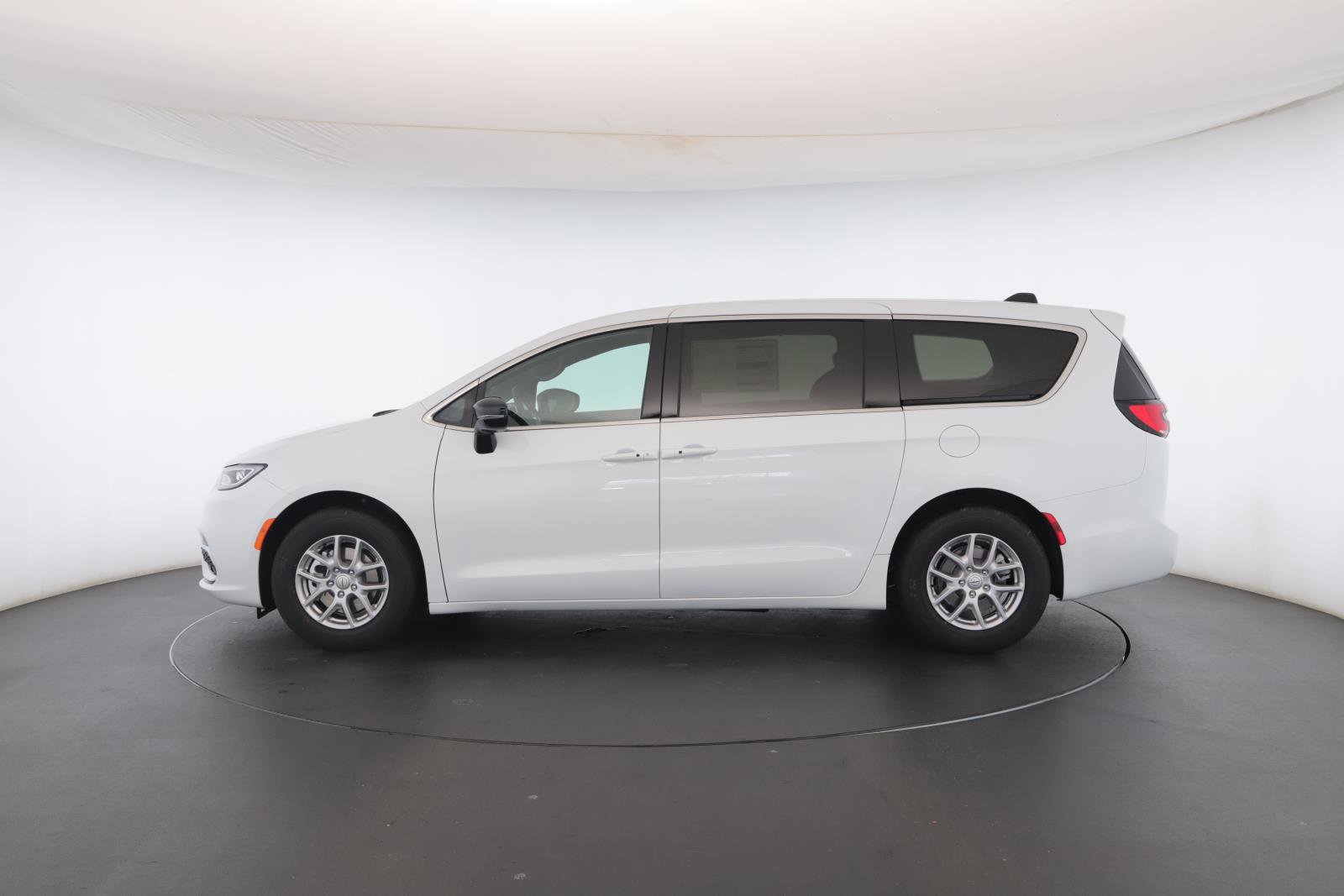 New 2026 Chrysler Pacifica Select image 17