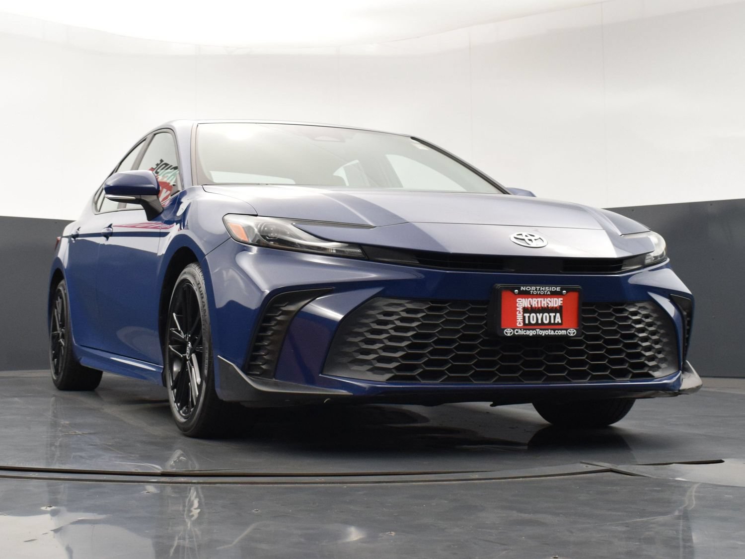 Used 2025 Toyota Camry SE FWD image 29
