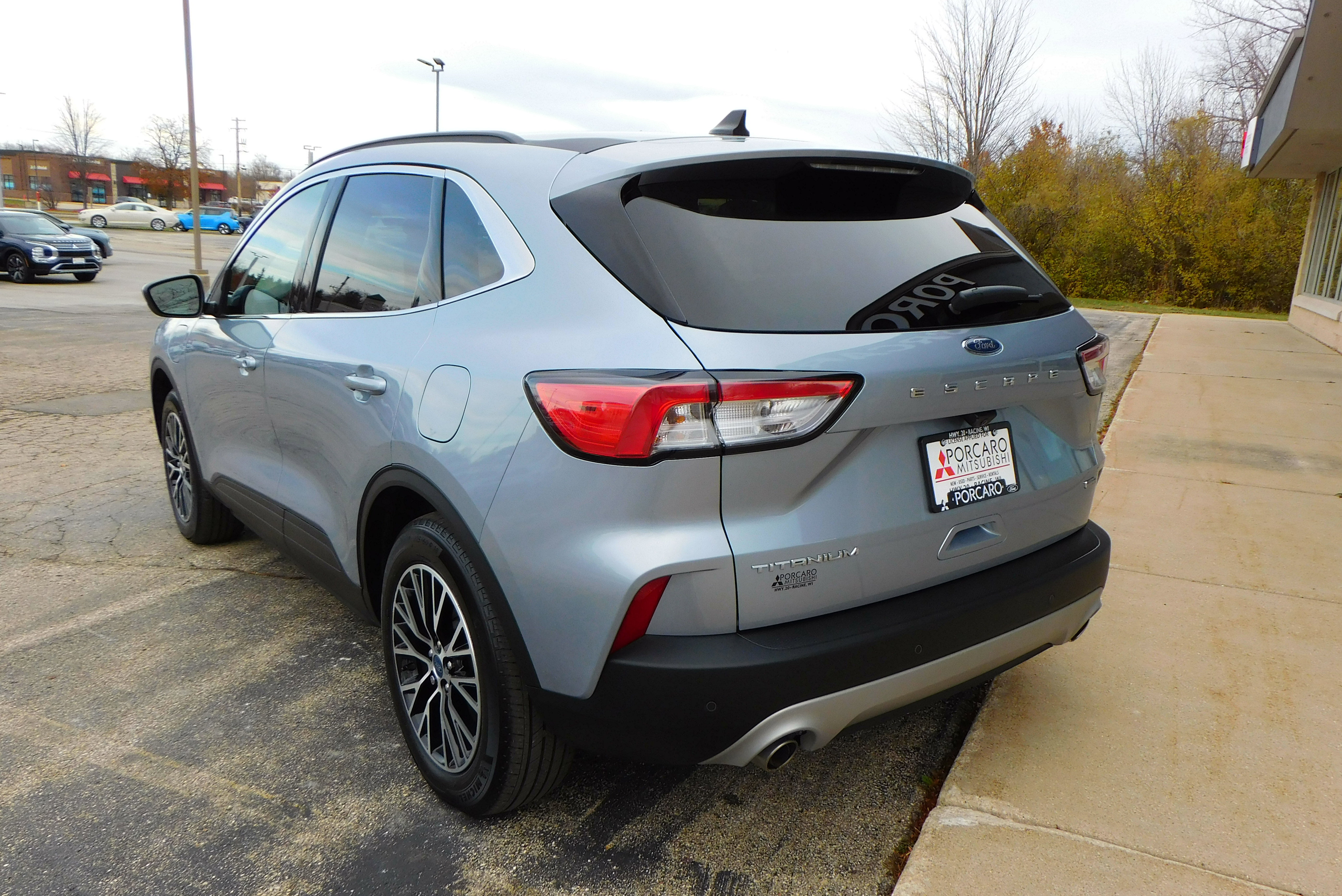 Used 2022 Ford Escape Titanium image 3