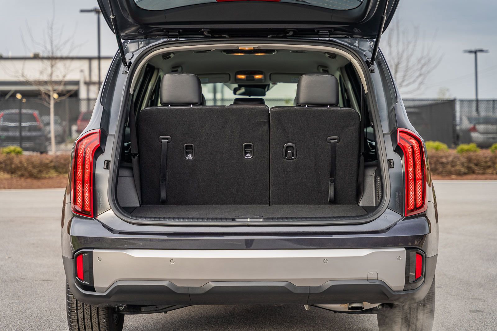 Used 2025 Kia Telluride LX image 16