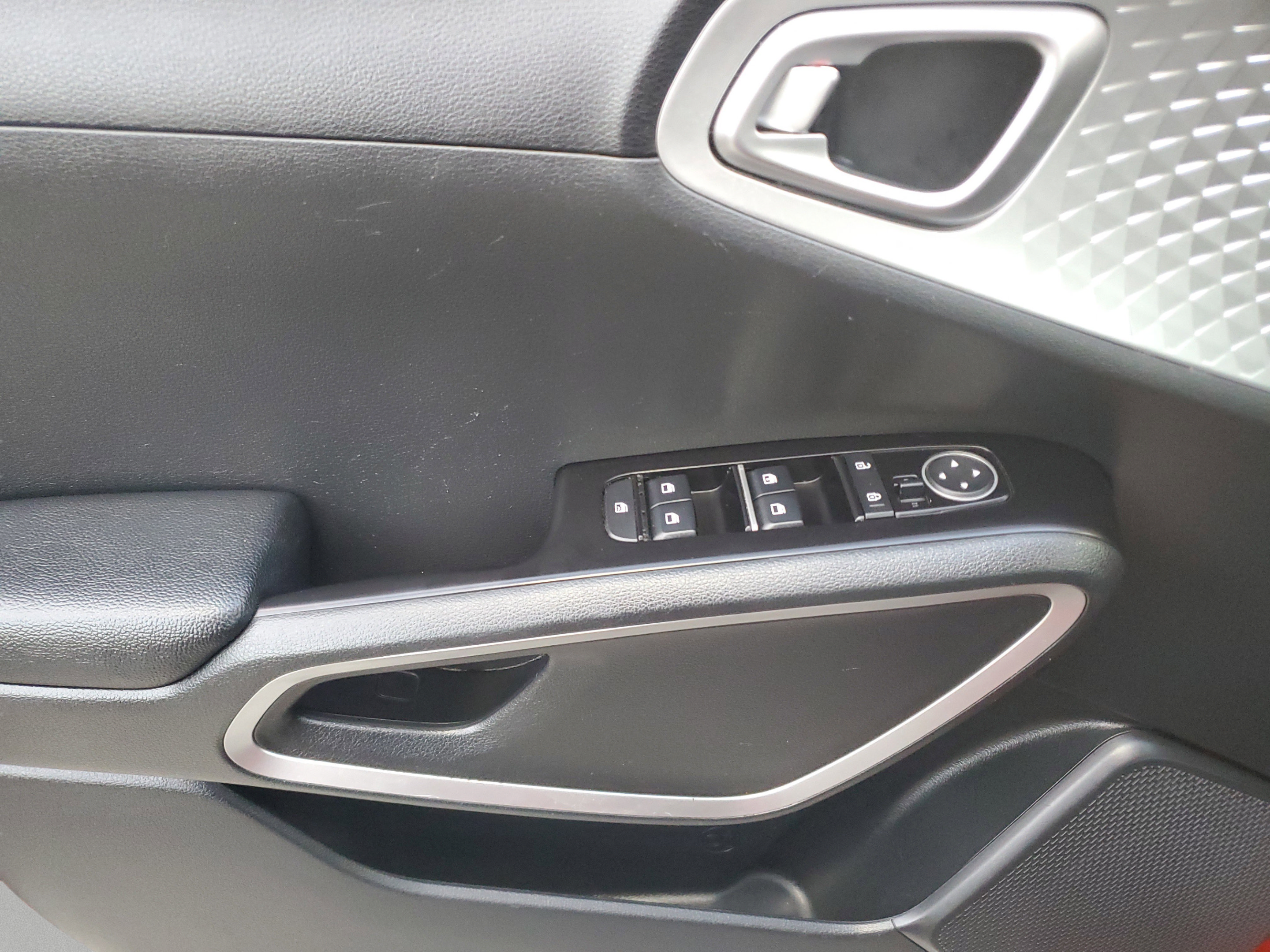 Certified 2024 Kia Soul LX w/ Option Group 015 FWD image 12