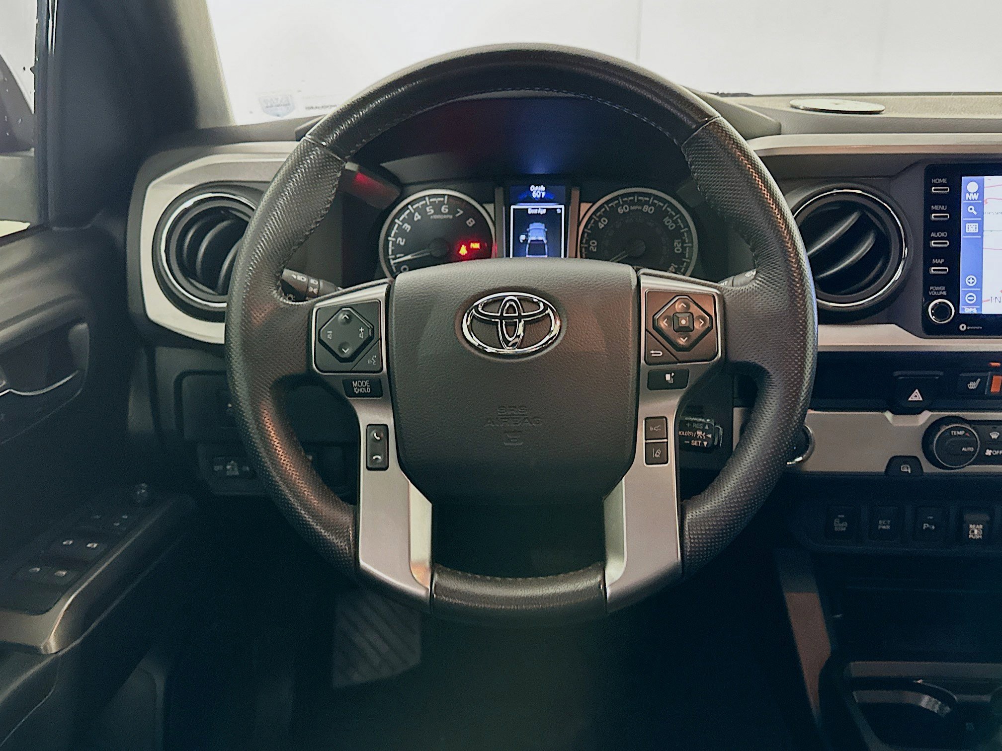 Used 2021 Toyota Tacoma Limited image 17