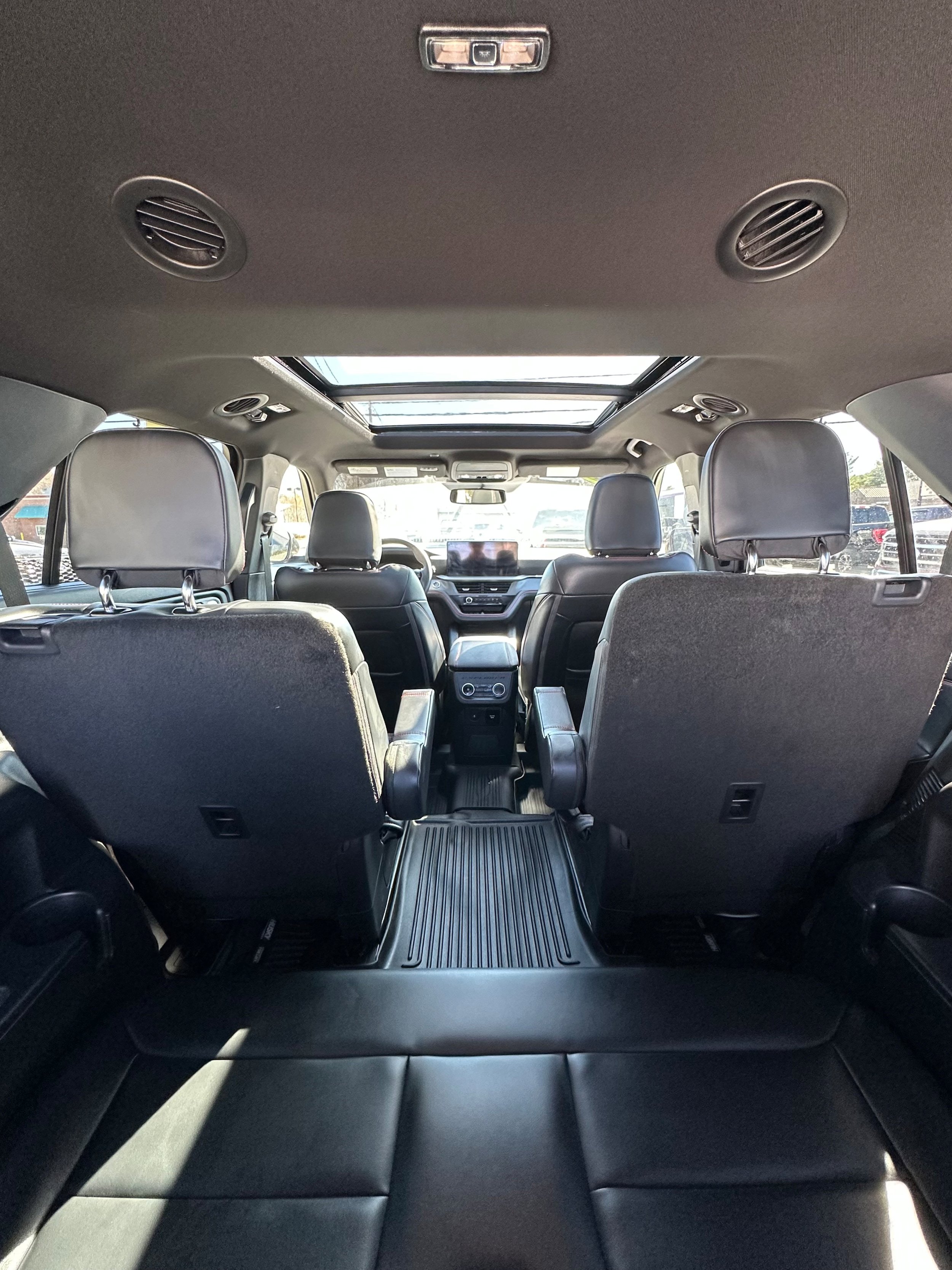 Used 2025 Ford Explorer ST AWD/4WD image 16