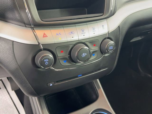 Used 2019 Dodge Journey SE image 18