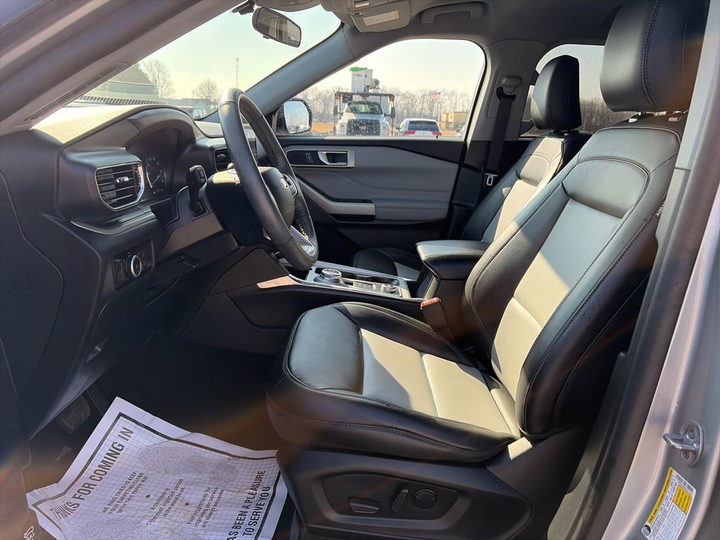 Used 2023 Ford Explorer XLT w/ Equipment Group 202A image 15