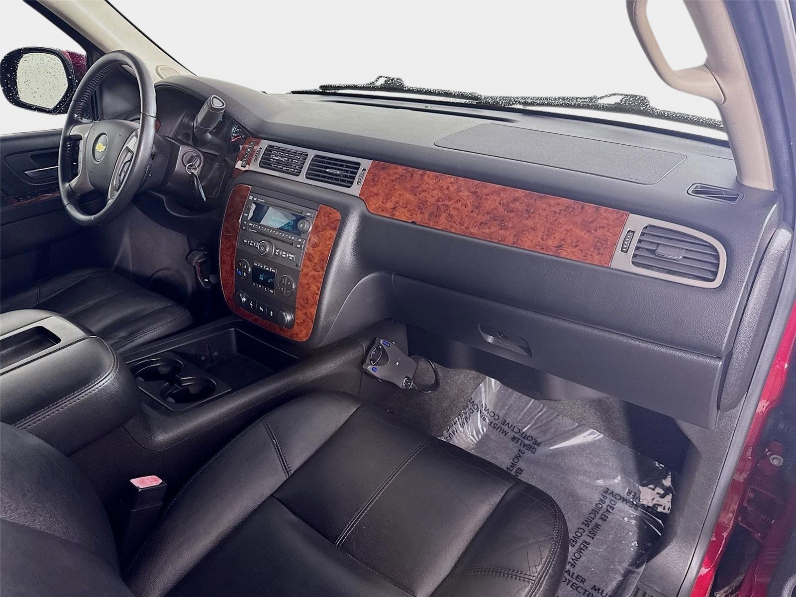 Used 2014 Chevrolet Suburban LT w/ Luxury Package AWD/4WD image 29