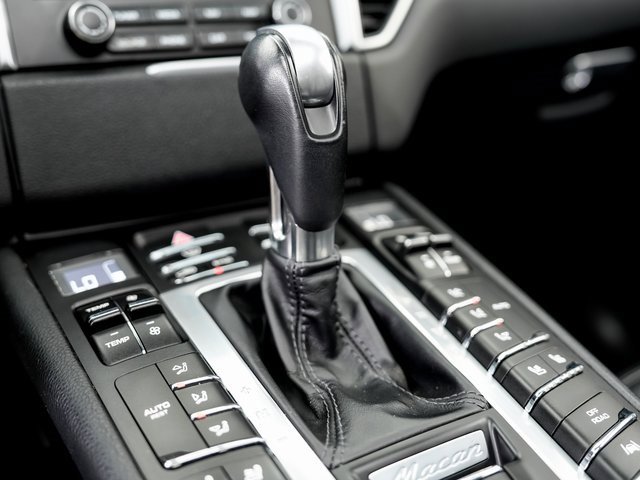 Used 2017 Porsche Macan image 22