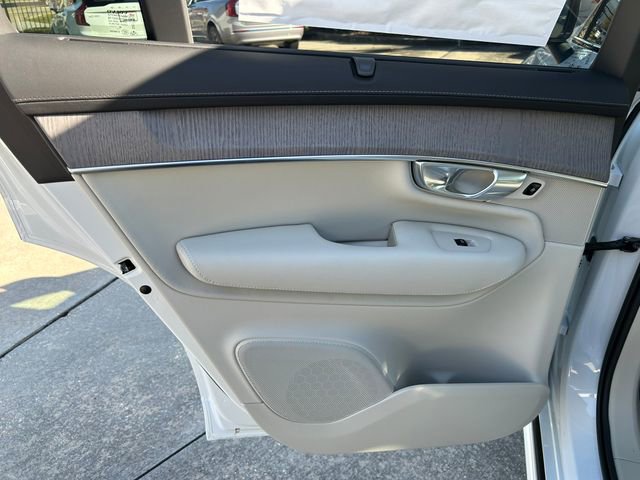 New 2026 Volvo XC90 B6 Ultra image 13