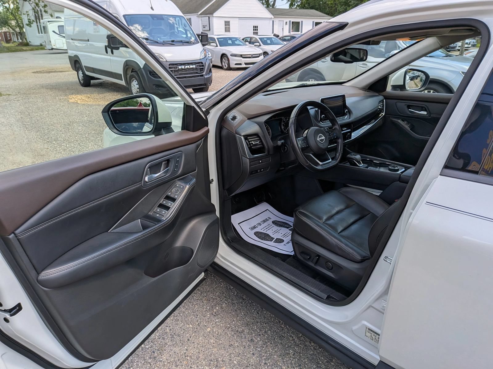 Used 2023 Nissan Rogue SL AWD/4WD image 24