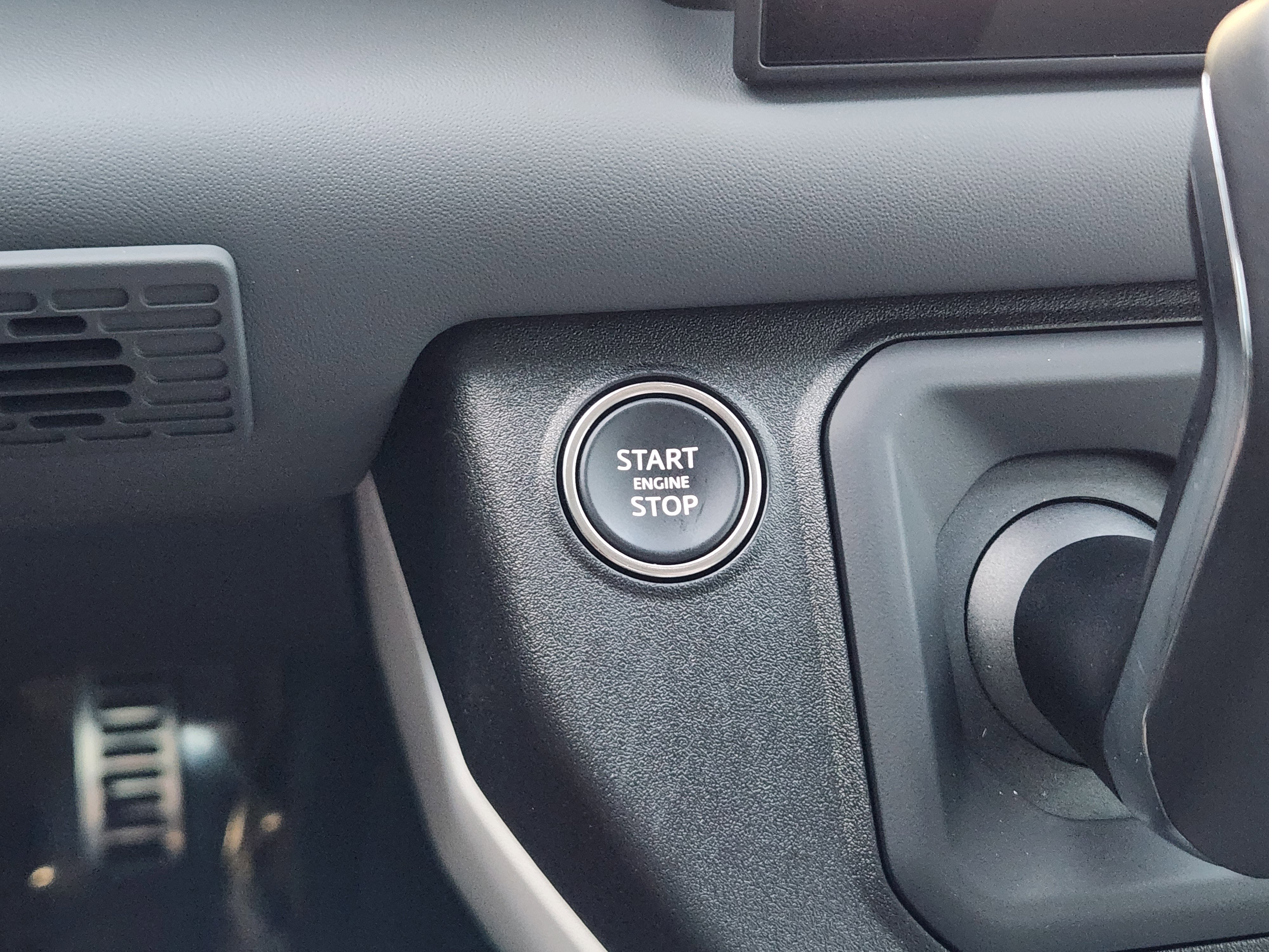 Used 2025 Land Rover Defender 110 X-Dynamic SE AWD/4WD image 21