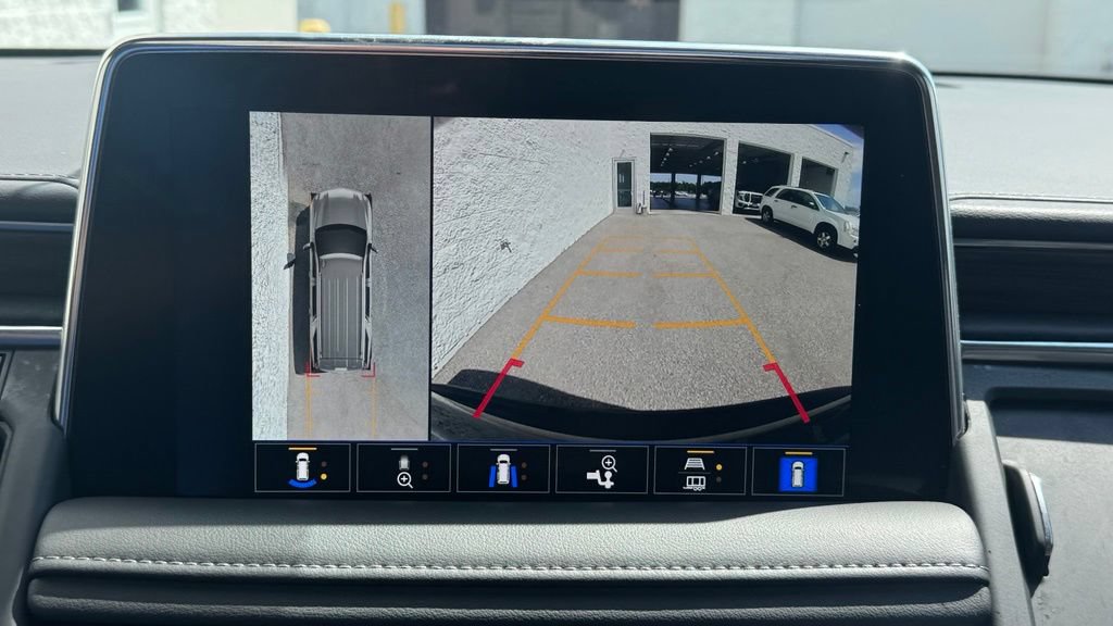 Used 2022 Chevrolet Tahoe LT w/ Luxury Package AWD/4WD image 26