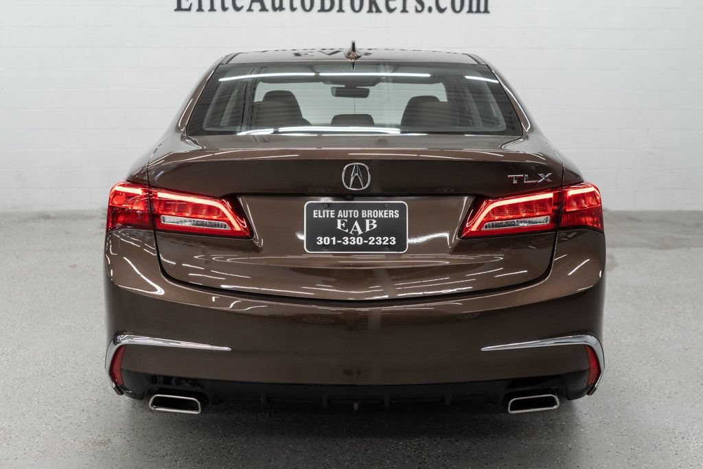 Used 2020 Acura TLX w/ Technology Package FWD image 4