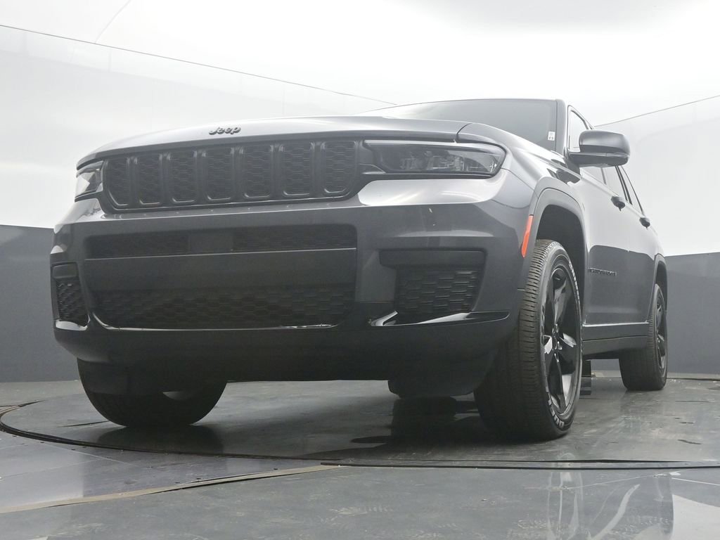 Used 2023 Jeep Grand Cherokee L Laredo AWD/4WD image 46