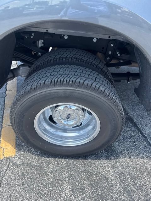 Used 2025 Ford F350 Lariat AWD/4WD image 3