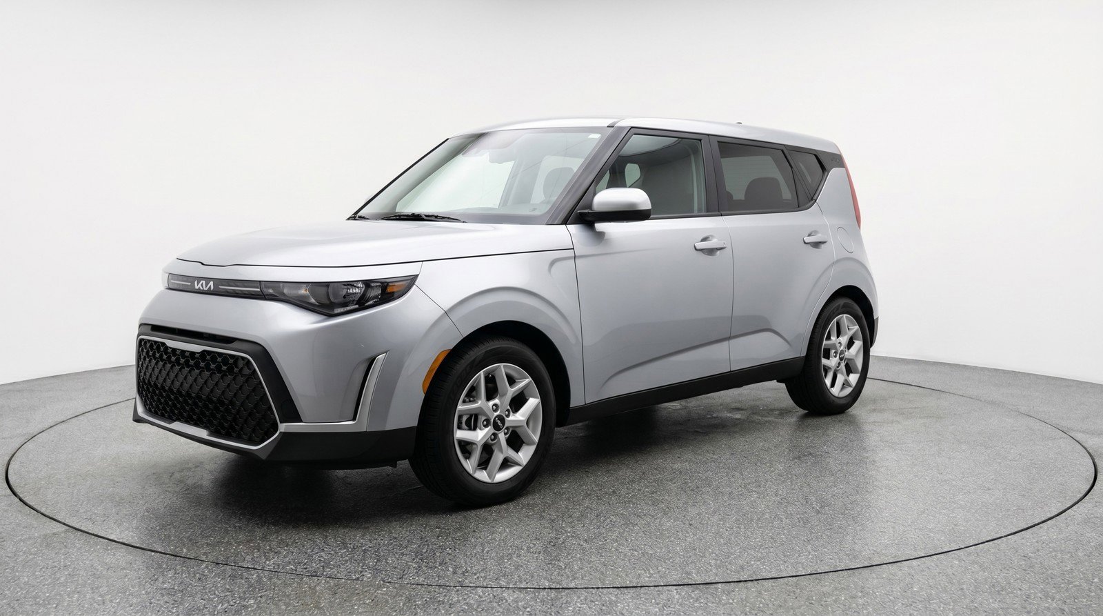 Used 2025 Kia Soul LX w/ LX Technology Package FWD image 3