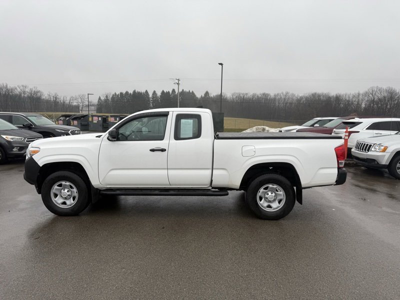 Used 2017 Toyota Tacoma SR image 9