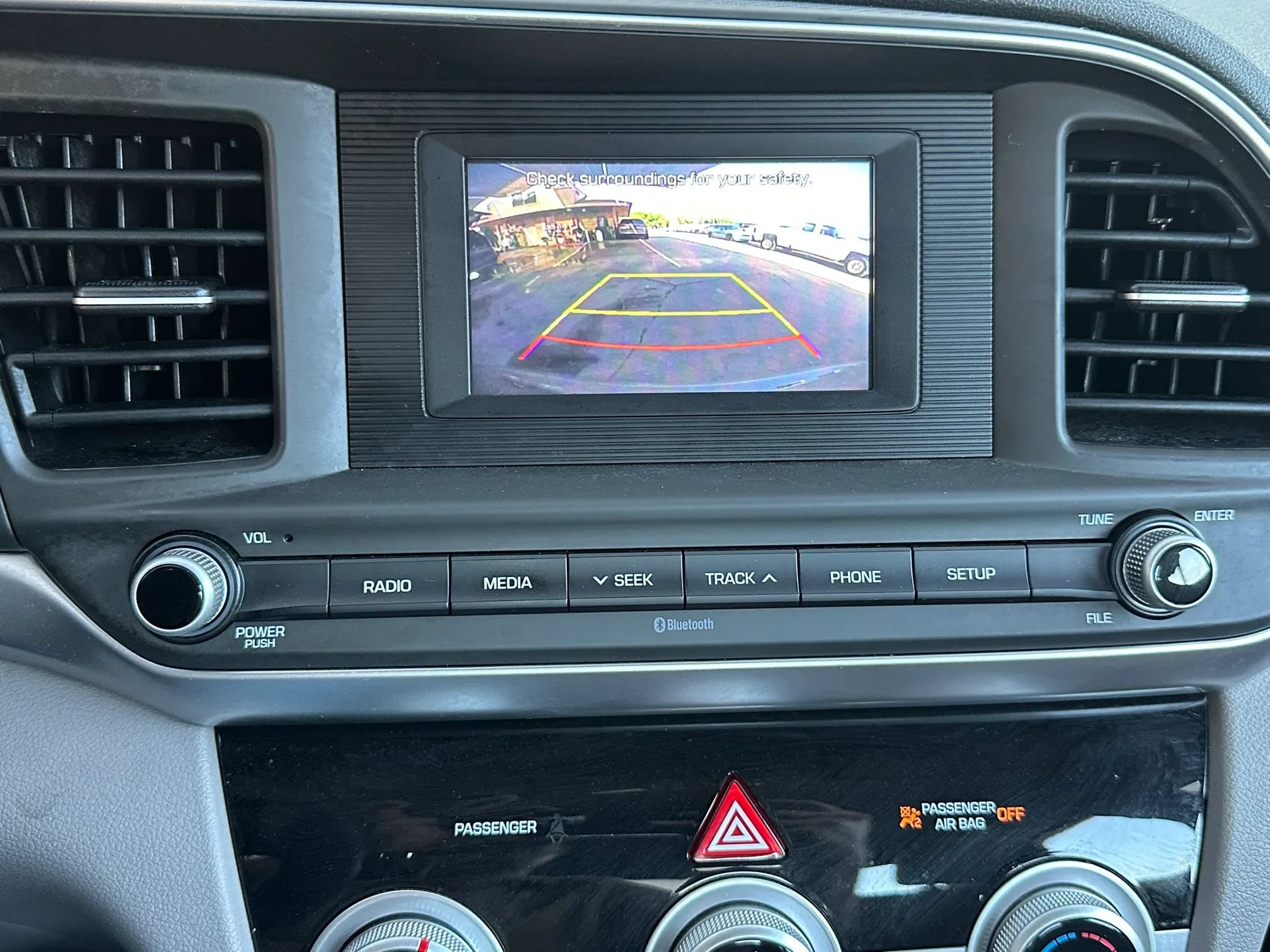 Used 2019 Hyundai Elantra SE FWD image 22