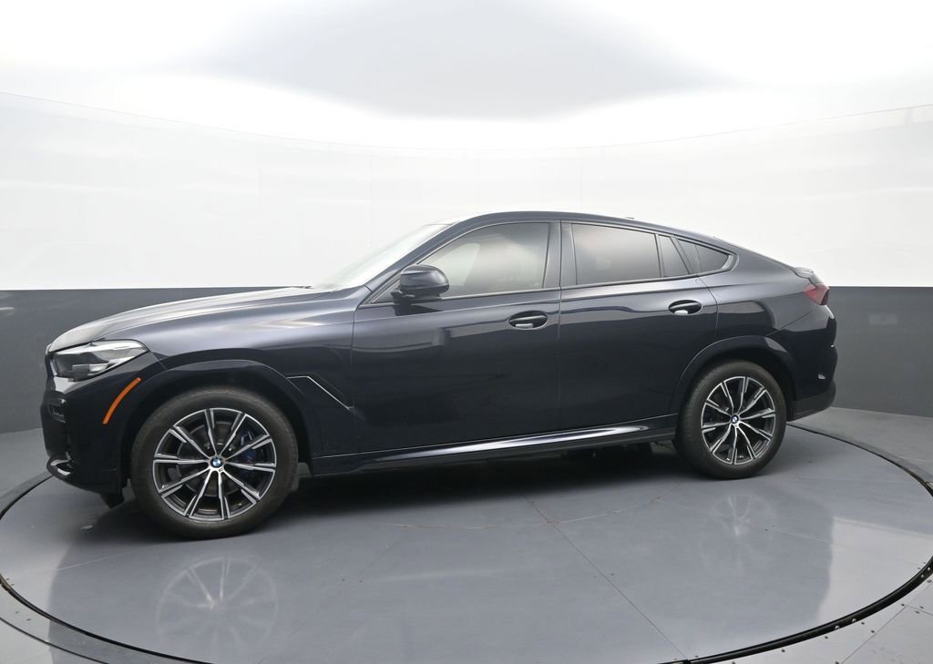 Used 2022 BMW X6 xDrive40i w/ M Sport Package AWD/4WD image 4