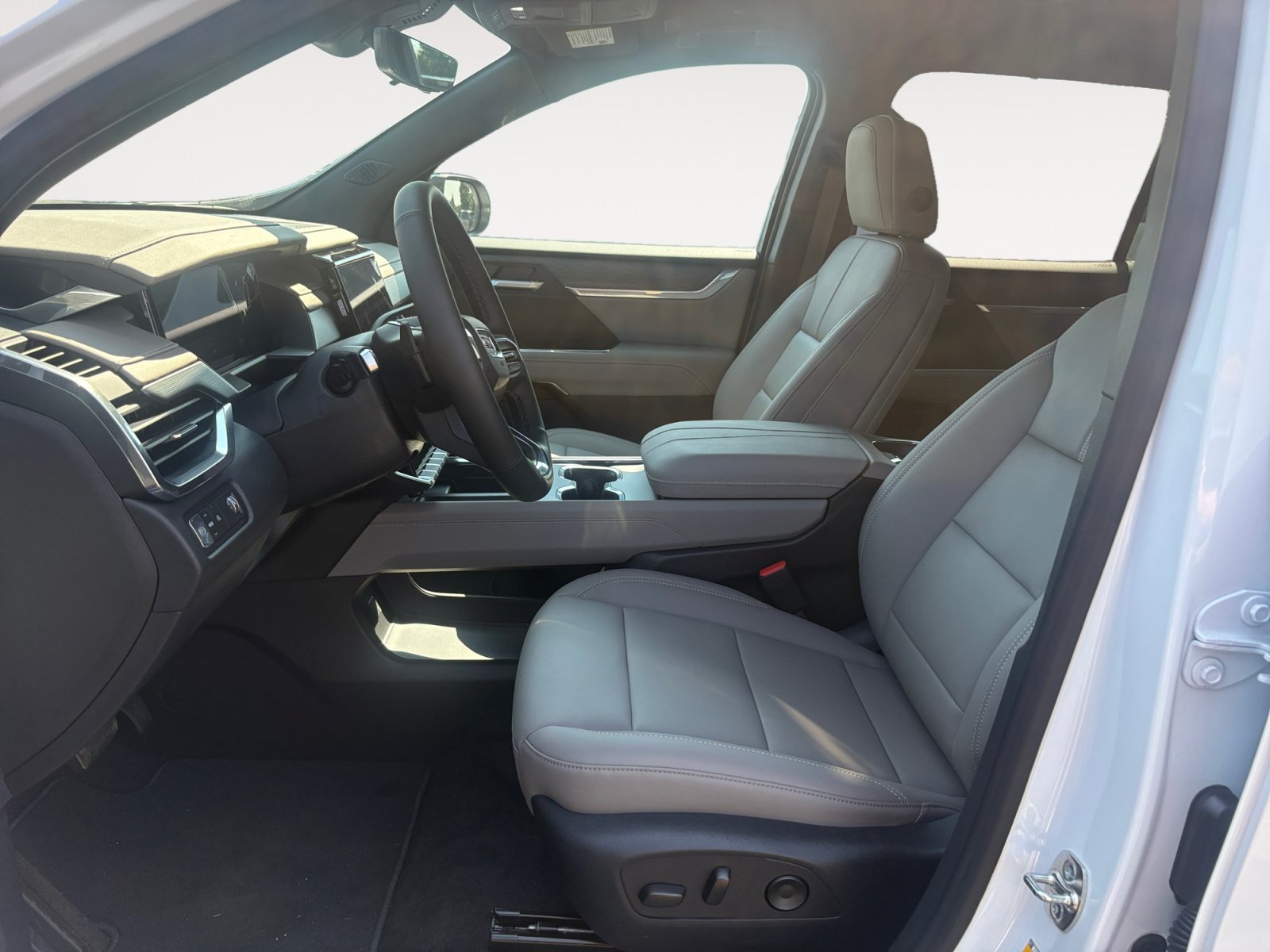 New 2026 GMC Acadia Elevation w/ Elevation Premium Package FWD image 9