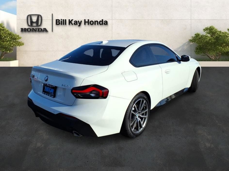 Used 2023 BMW 230i xDrive 230i xDrive w/ Convenience Package image 3