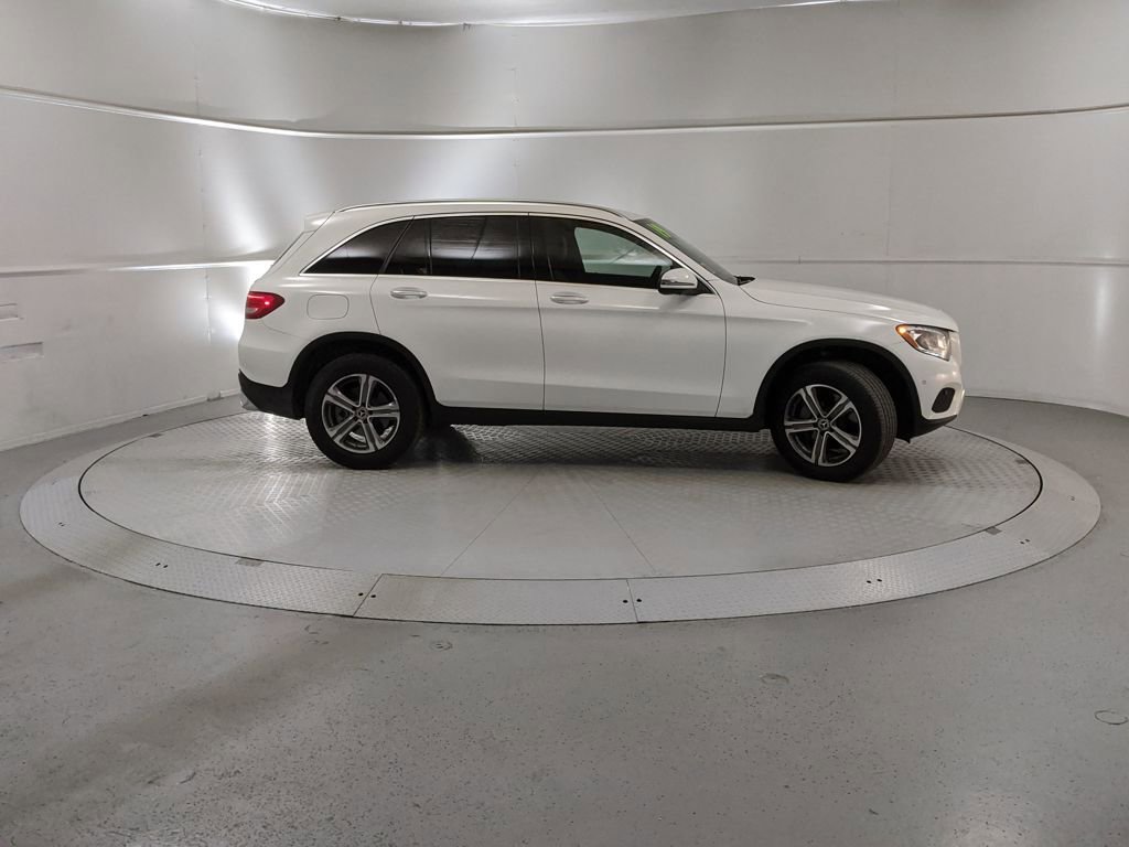 Used 2019 Mercedes-Benz GLC 300 4MATIC image 2
