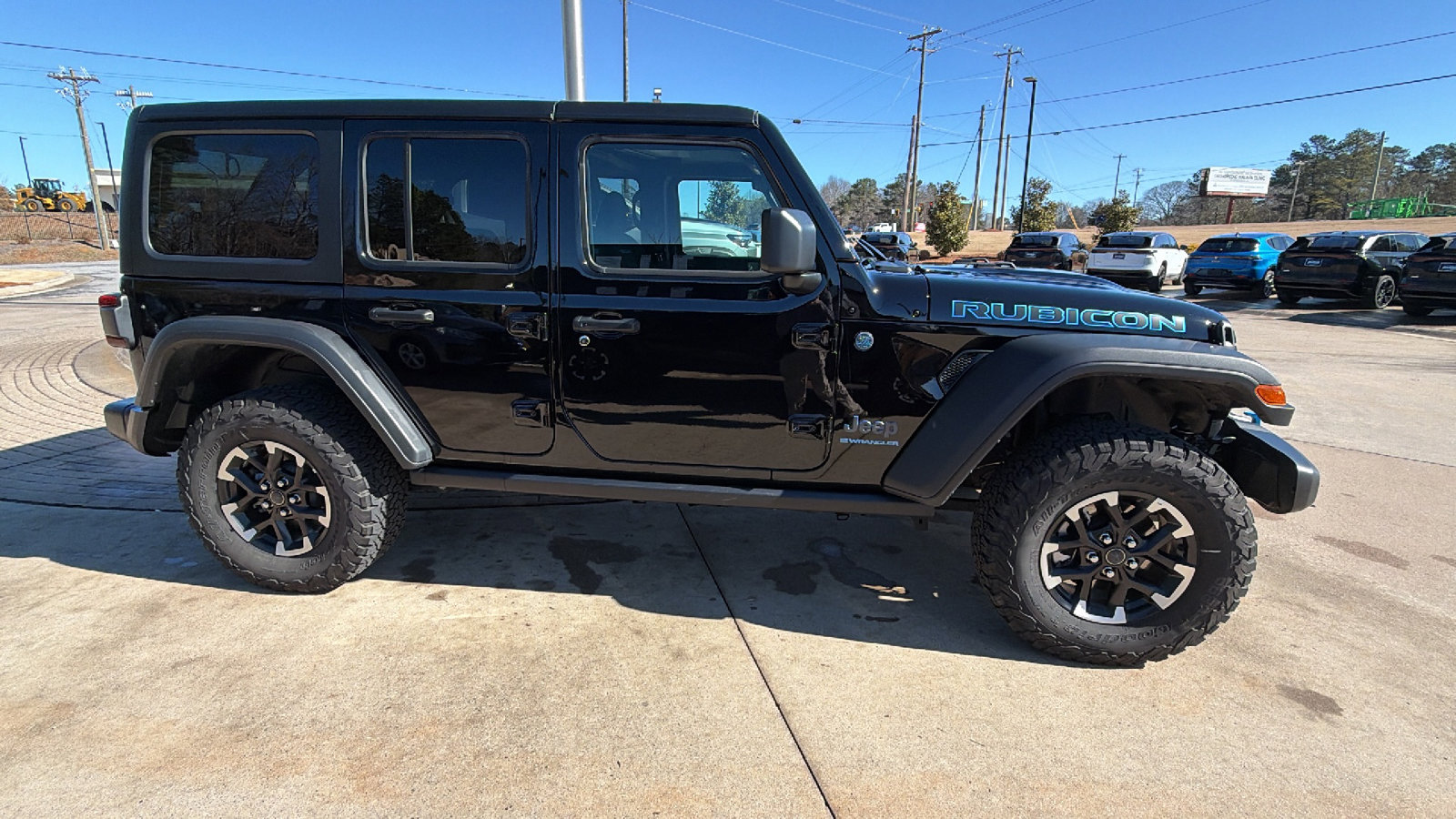 Used 2025 Jeep Wrangler Unlimited Rubicon 4xe w/ Convenience Group image 7
