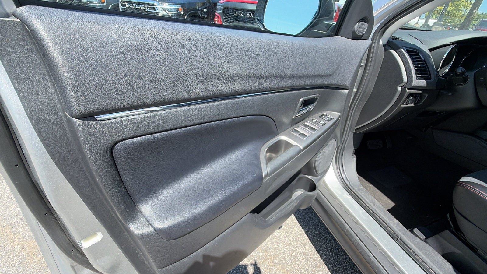 Used 2024 Mitsubishi Outlander Sport AWD image 14