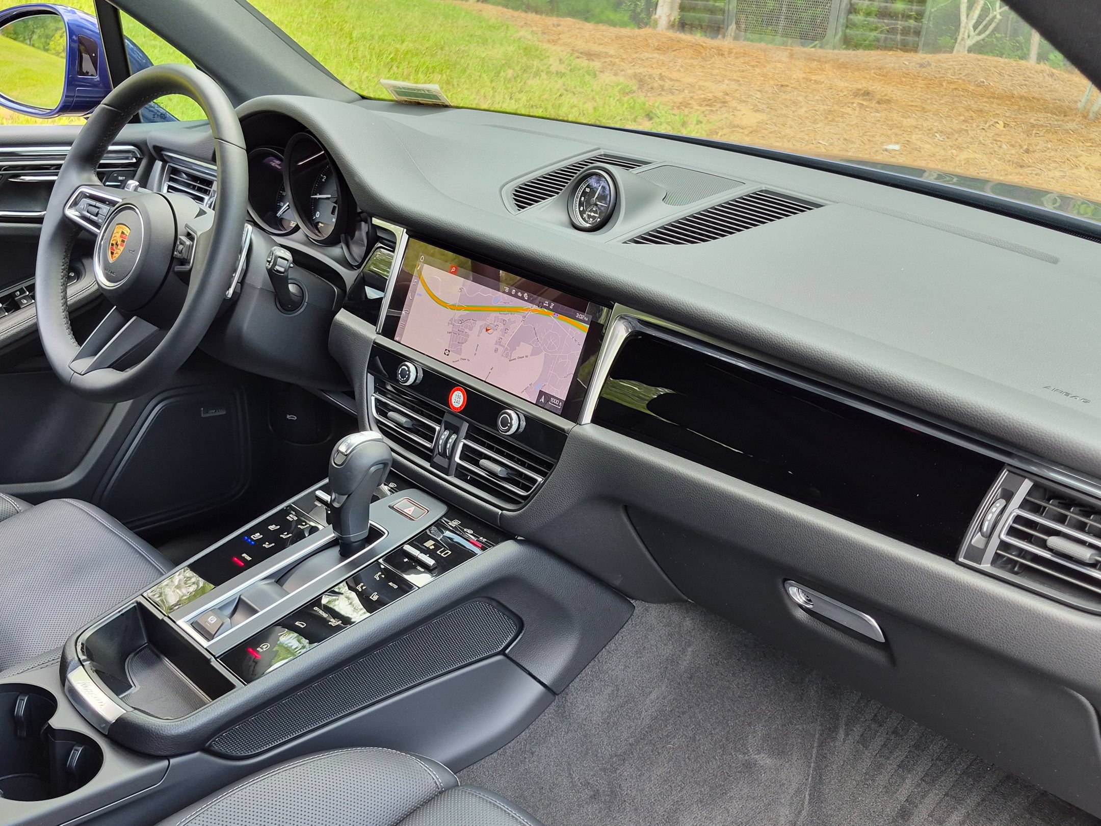 Certified 2026 Porsche Macan AWD/4WD image 27