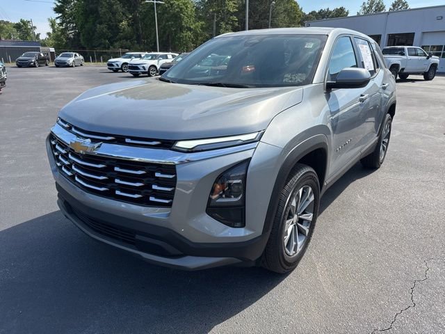 Used 2025 Chevrolet Equinox LT image 1