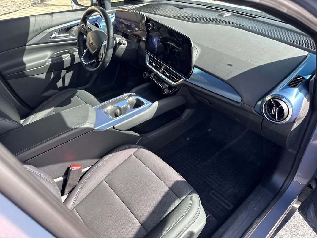 Used 2024 Chevrolet Equinox EV LT image 33