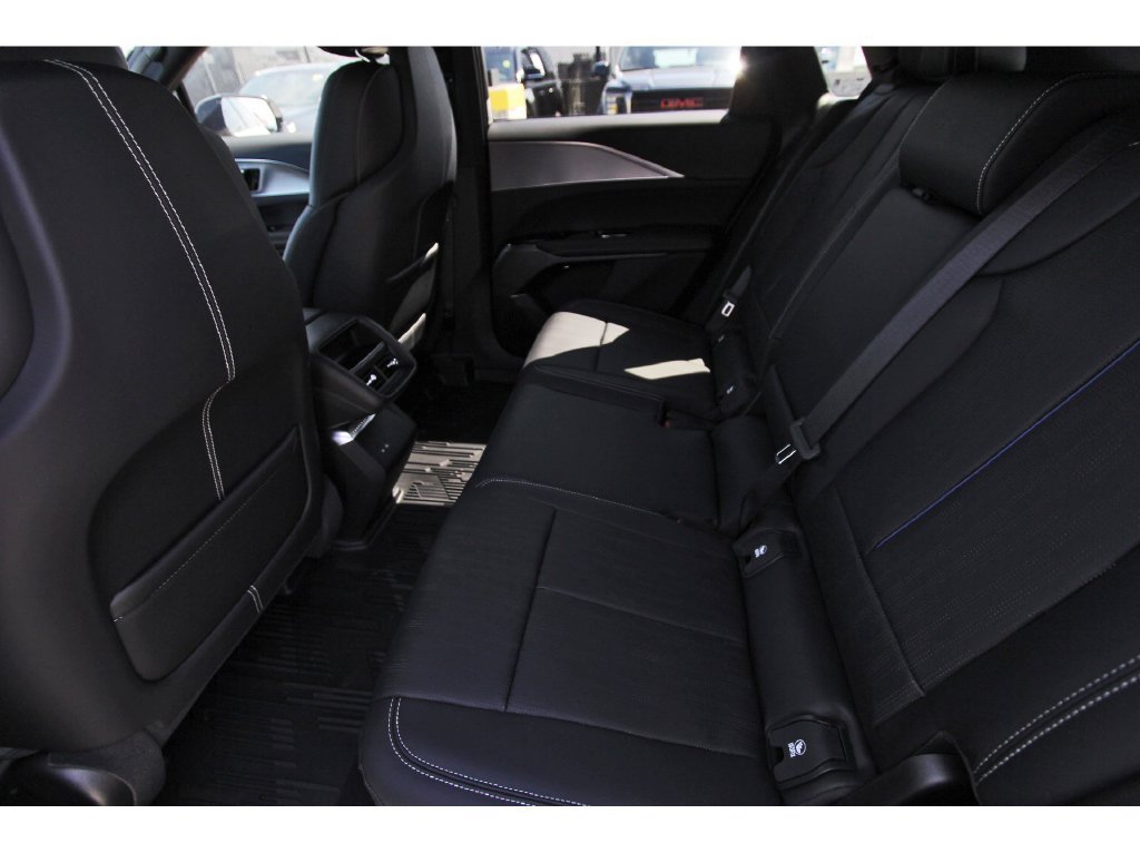 New 2027 Cadillac Vistiq Luxury AWD/4WD image 7