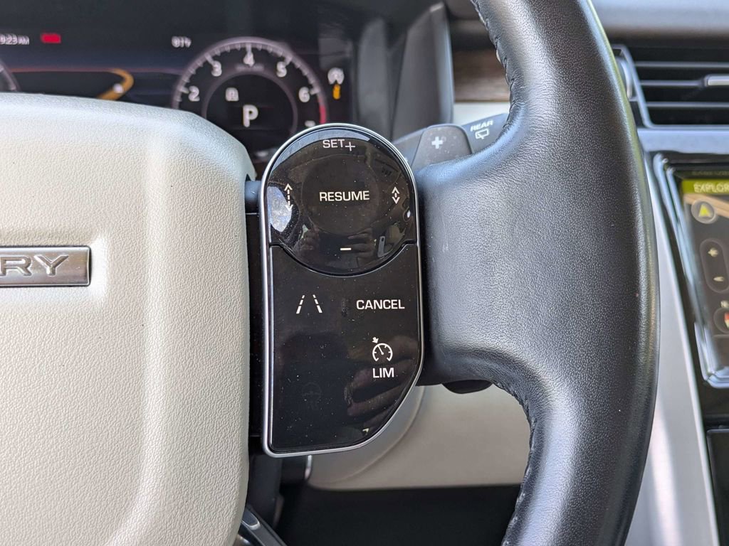 Used 2020 Land Rover Discovery HSE AWD/4WD image 28