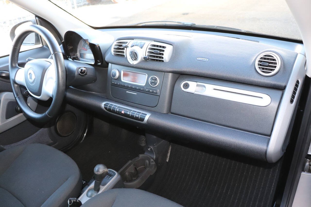 Used 2013 smart fortwo pure RWD image 24