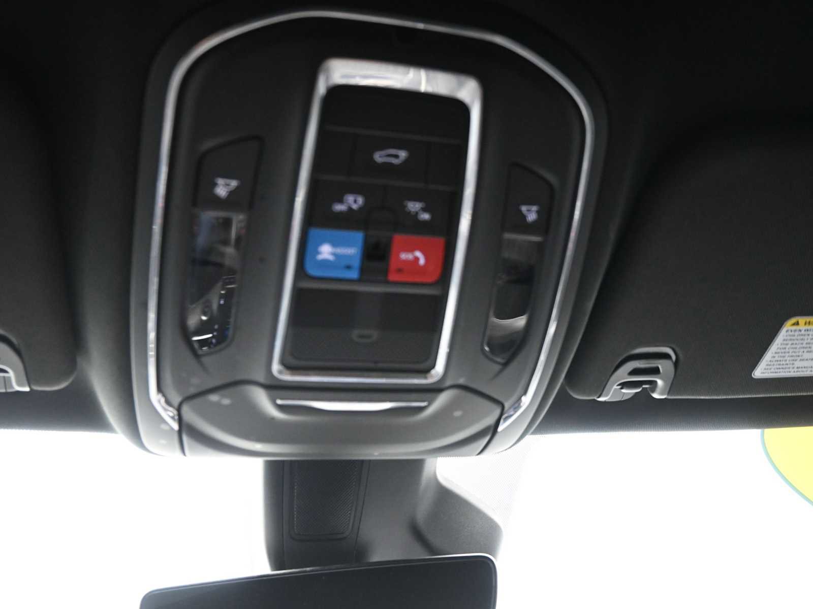 Used 2023 Jeep Wagoneer L Series III w/ Preferred Equipment Group image 25