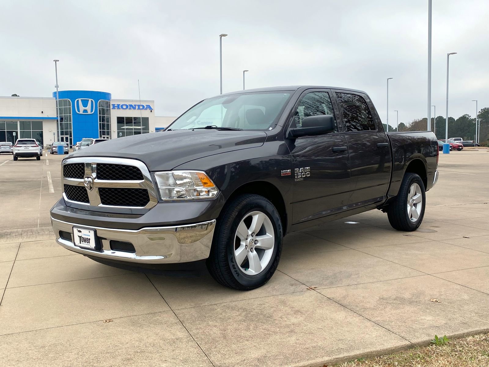 Used 2023 RAM 1500 Classic SLT image 3