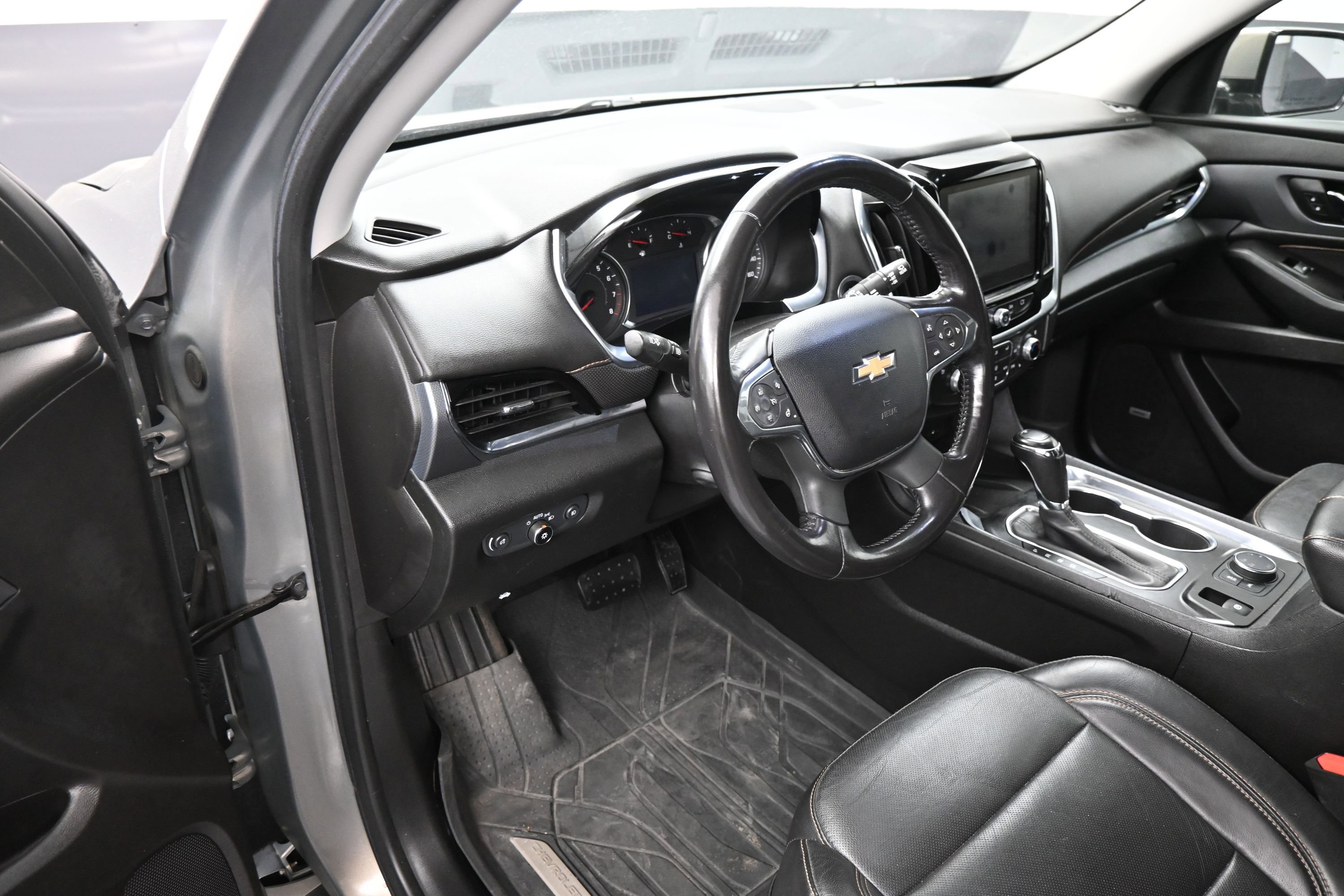 Used 2019 Chevrolet Traverse Premier w/ LPO, Floor Liner Package AWD/4WD image 12