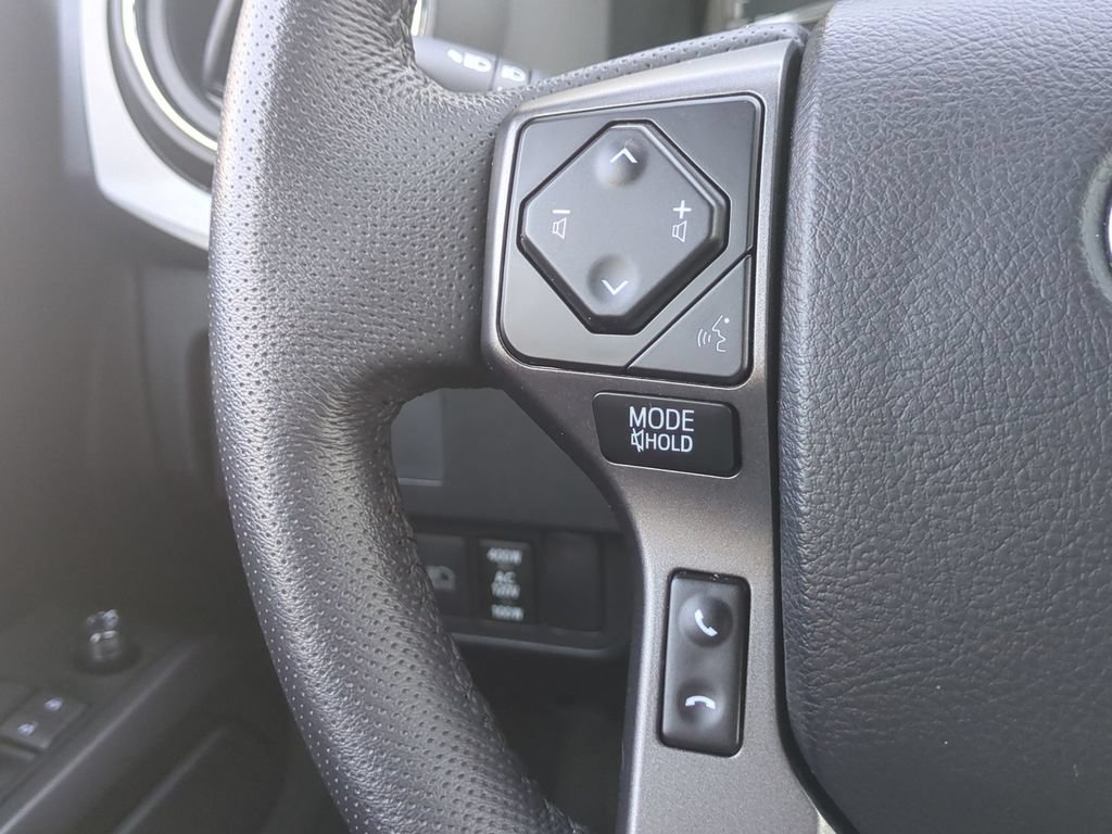 Used 2021 Toyota Tacoma TRD Sport w/ Technology Package AWD/4WD image 18