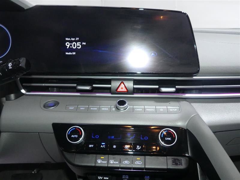 Used 2024 Hyundai Elantra SEL FWD image 36