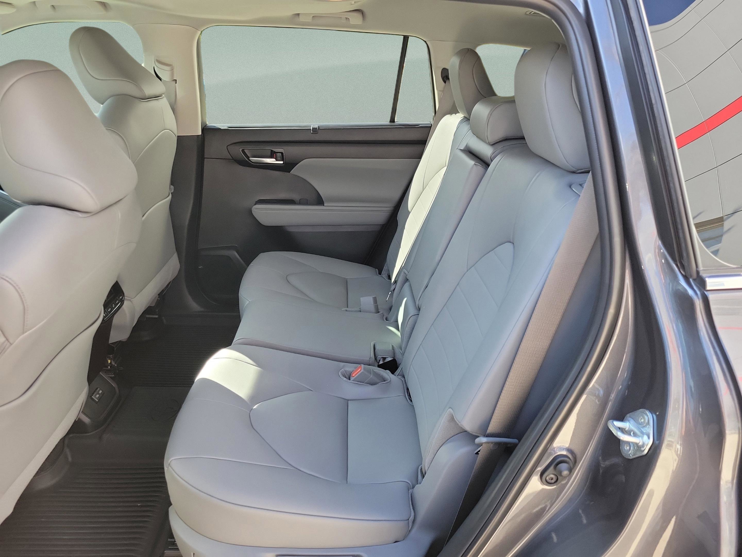 Certified 2025 Toyota Highlander XLE AWD/4WD image 21
