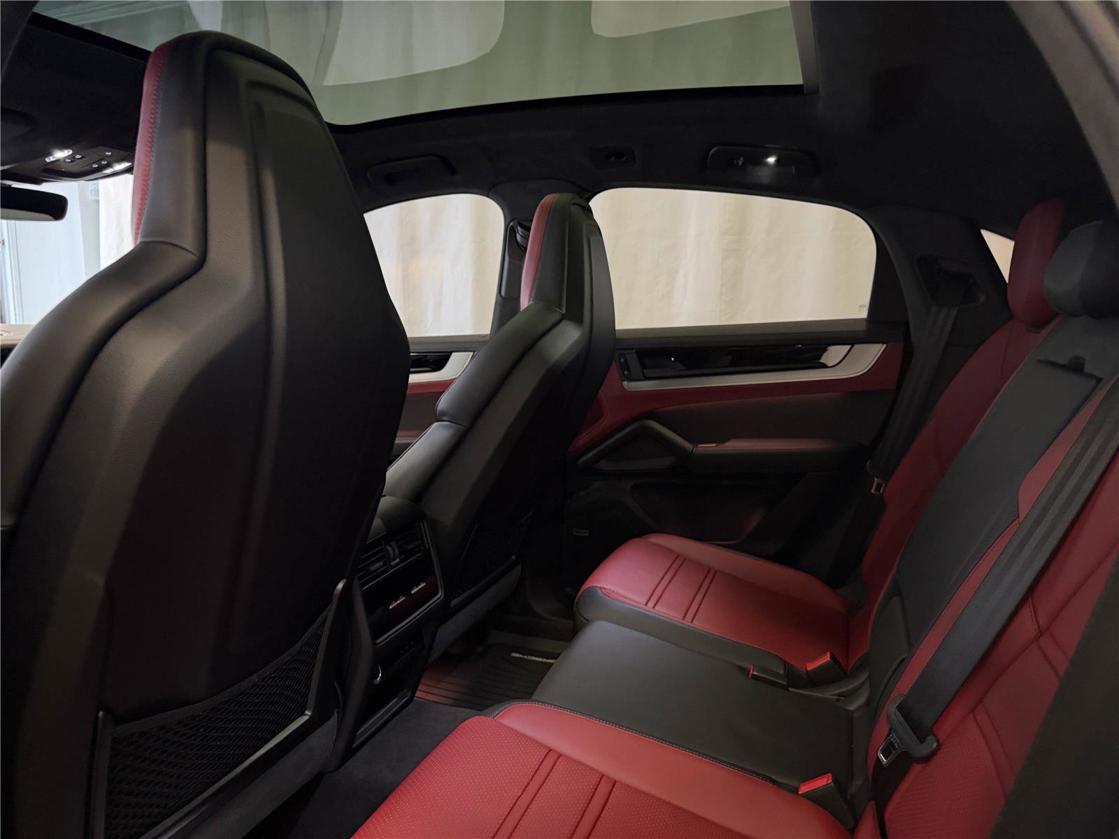 Certified 2025 Porsche Cayenne GTS image 23