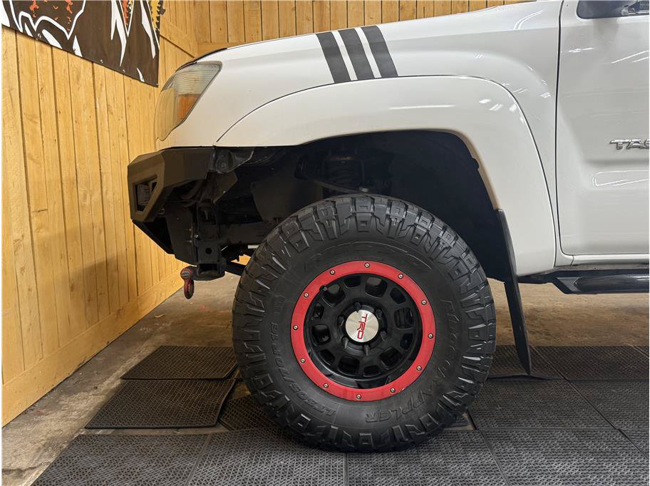 Used 2011 Toyota Tacoma 4x4 Double Cab w/ TRD Off-Road Pkg w/JBL Audio image 9
