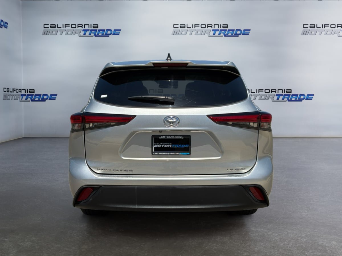 Used 2022 Toyota Highlander LE AWD/4WD image 6