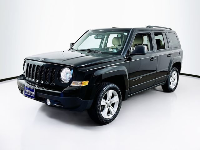 Used 2014 Jeep Patriot Latitude w/ Sun/Sound Group AWD/4WD image 3