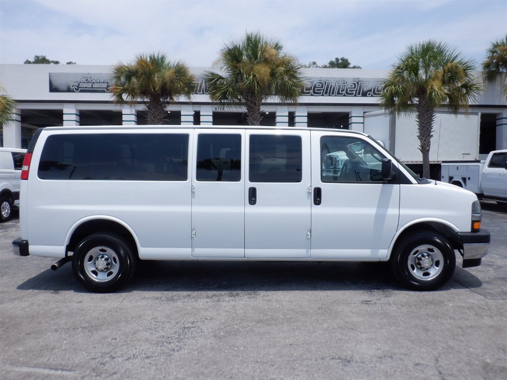 Used 2020 Chevrolet Express 3500 LT w/ LT Preferred Equipment Group RWD video 1