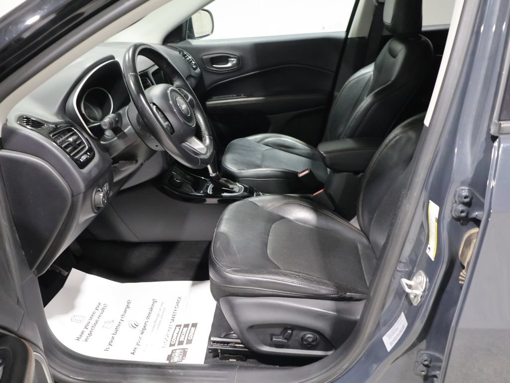 Used 2017 Jeep Compass Limited AWD/4WD image 9