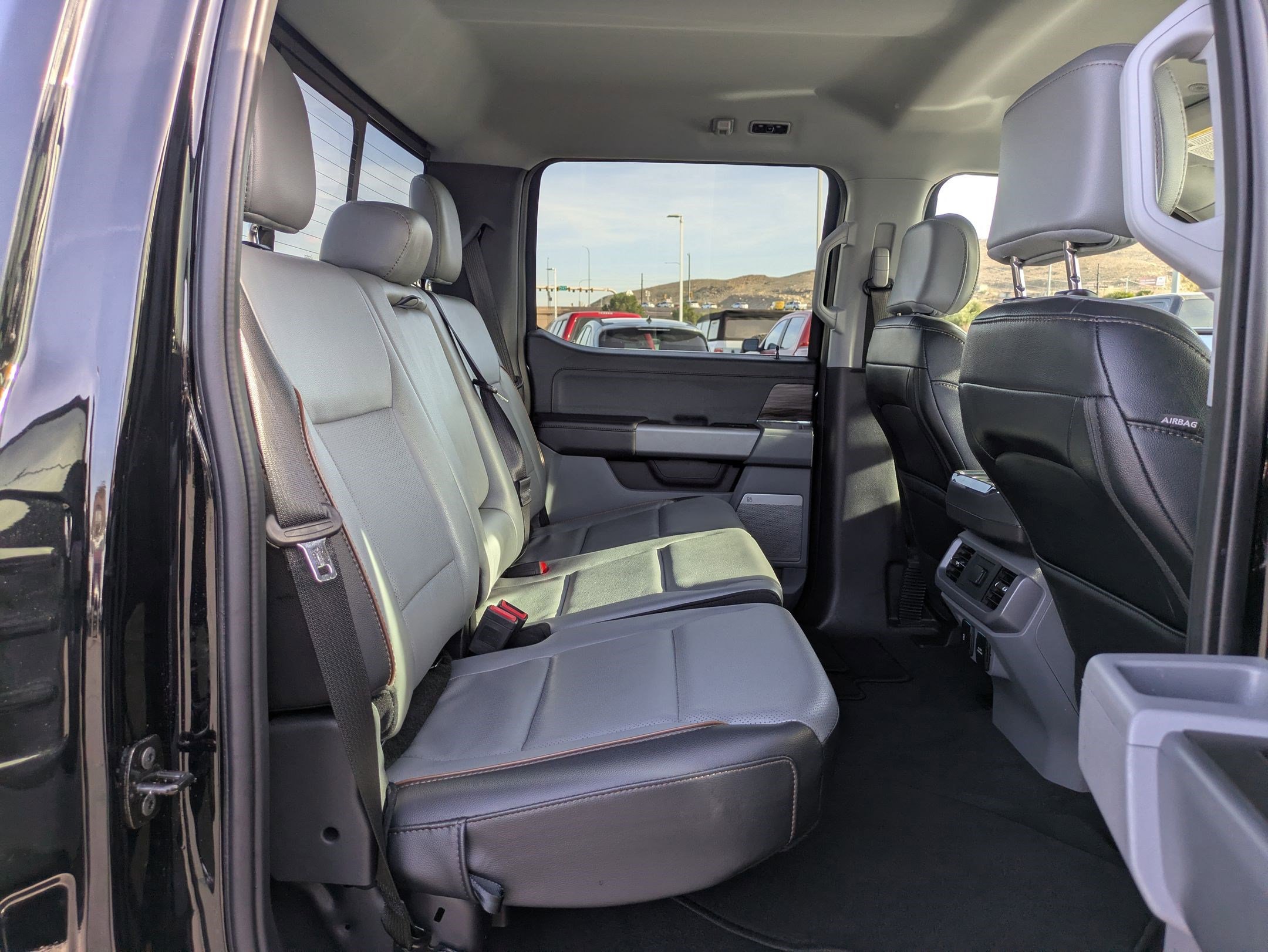 Used 2025 Ford F150 Lariat w/ Equipment Group 501A Mid image 30