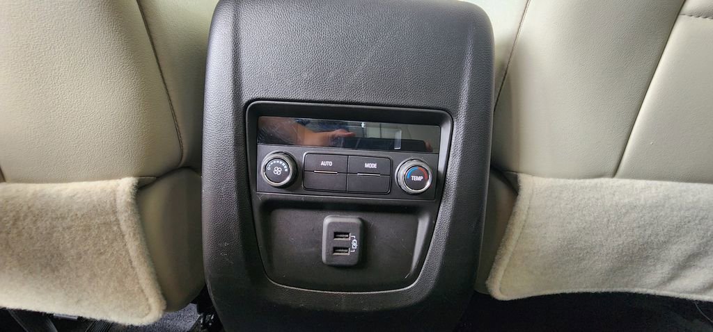 Used 2024 Buick Enclave Essence w/ Experience Buick Package FWD image 22